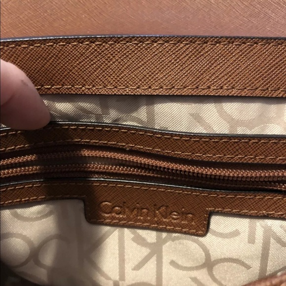 Calvin Klein Small Crossbody Brown Leather - Picture 8 of 8